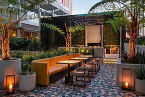 W Hollywood