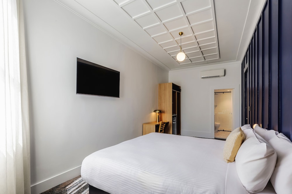 Royal Exhibition Hotel