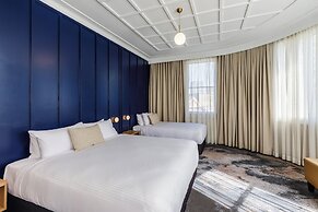 Royal Exhibition Hotel