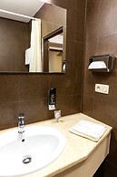 Max Inn Hotel