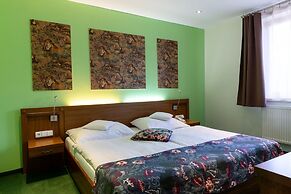 Max Inn Hotel