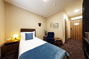 Max Inn Hotel