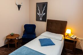 Max Inn Hotel