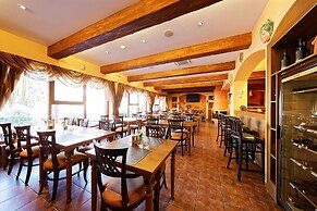 Max Inn Hotel