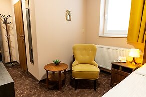 Max Inn Hotel