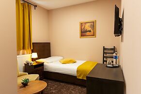 Max Inn Hotel