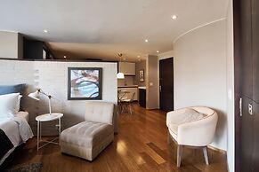 Nico ApartaSuites
