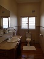 Sundown Manor Guest House