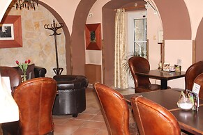 Enjoy Inn