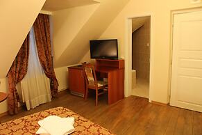 Enjoy Inn