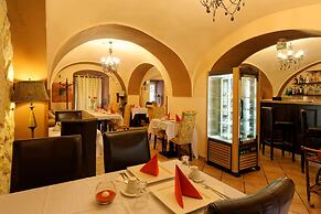 Enjoy Inn
