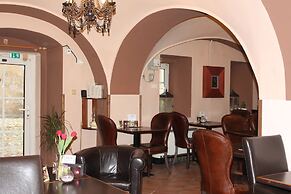 Enjoy Inn