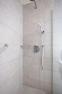 Melpo Antia Hotel & Suites