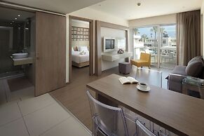 Melpo Antia Hotel & Suites