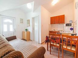 Maki Apartments