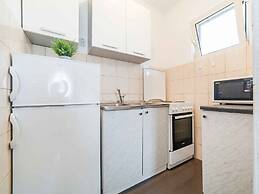 Maki Apartments