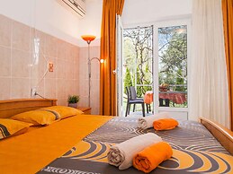 Maki Apartments