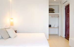 Laza Beach Inn