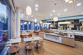 art'otel Cologne powered by Radisson Hotels