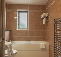 Silverbirch Hotel