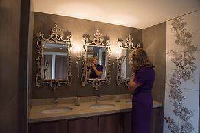 Silverbirch Hotel