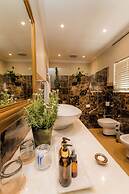 SW1 Lodge