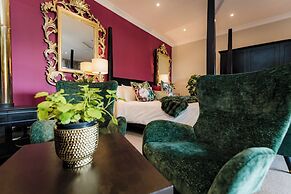 SW1 Lodge