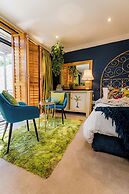 SW1 Lodge