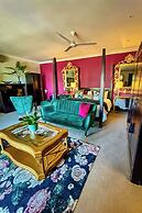SW1 Lodge