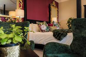 SW1 Lodge