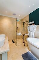 SW1 Lodge