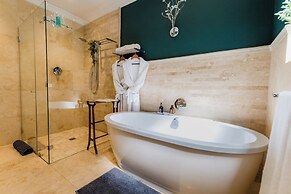 SW1 Lodge