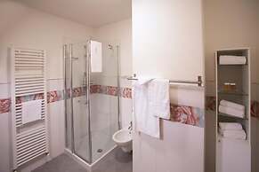 Aparthotel Lacroma