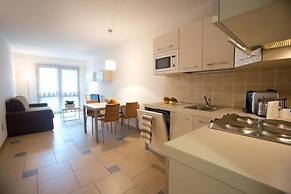 Aparthotel Lacroma