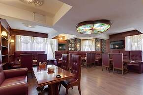 Atrium Hotel