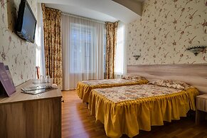 Atrium Hotel