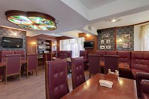 Atrium Hotel