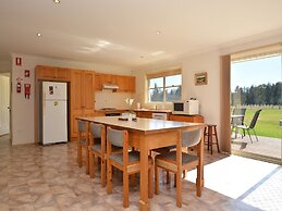 Madigan Wine Country Cottages