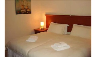 Les Douvres Hotel