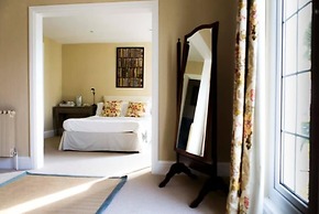 Les Douvres Hotel
