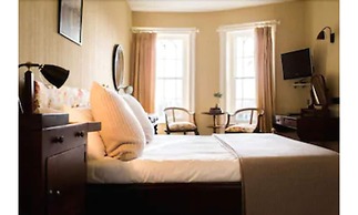 Les Douvres Hotel