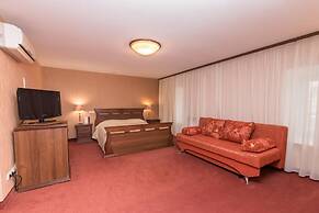 Amaks Premier Hotel