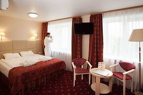 Amaks Premier Hotel