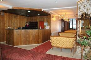 Elegant Lodge Hotel