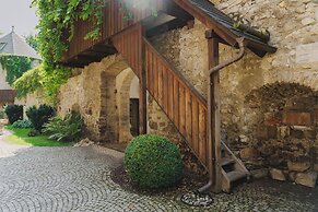 TAUROA Schloss Gabelhofen