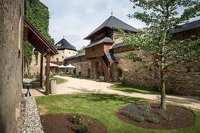 TAUROA Schloss Gabelhofen