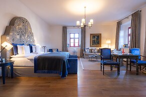 TAUROA Schloss Gabelhofen