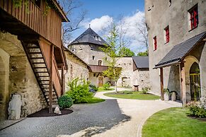 TAUROA Schloss Gabelhofen