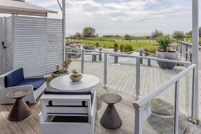 Caves Coastal Bar & Bungalows