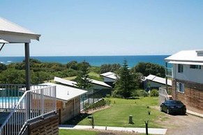 Caves Coastal Bar & Bungalows